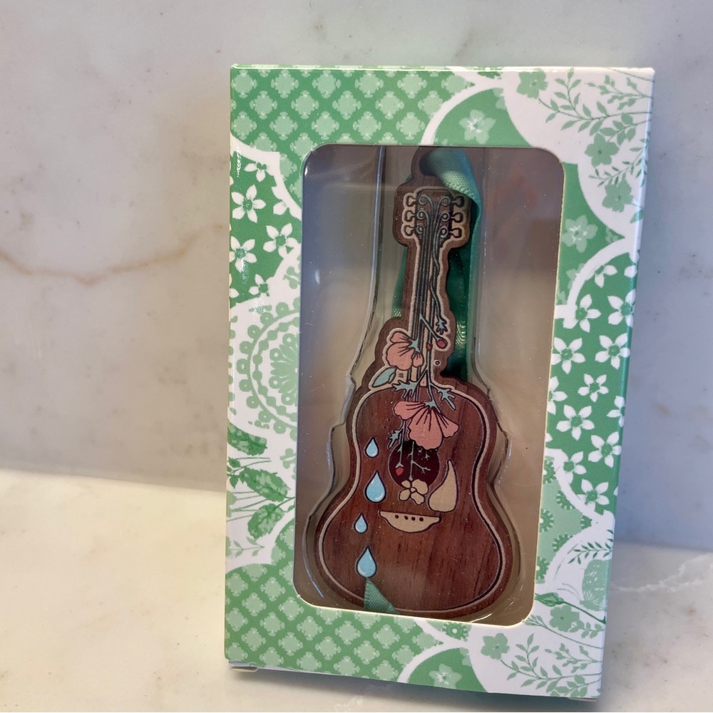 NIB NWT Official 2023 Taylor Swift Self Titled TEARDROPS Guitar Ornament (Debut)